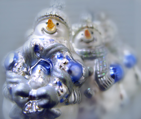 <b>Let It Snow!</b><br><font size=2> by Nee</font>