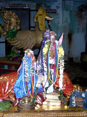 Thirumangai Mannan with Kumuthavalli Nacchiyar1