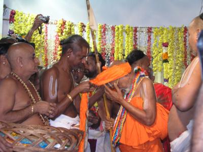 thiruvallur mariyAdai