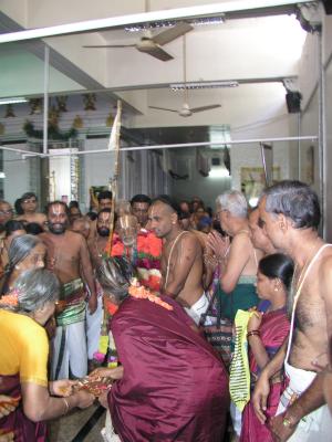 Srimath Azhagiyasingar coming back to Ashramam