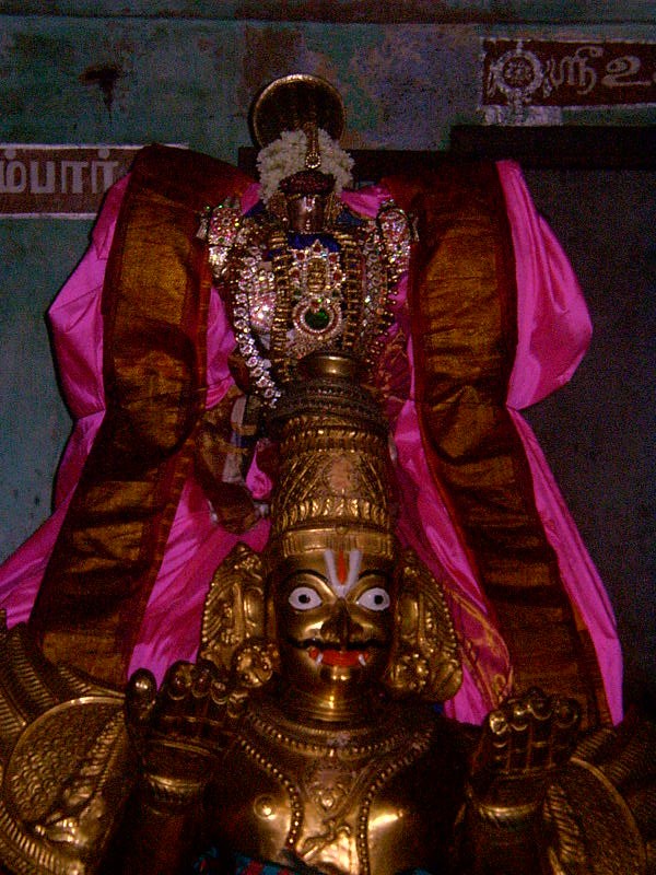 Vayalali Manavalan in Garuda vahanam.JPG