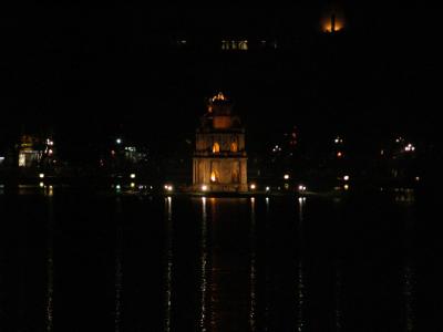 Tortoise tower in HoanKiem Lake by night.jpg