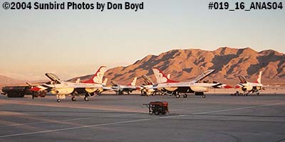 USAF Thunderbirds at the 2004 Aviation Nation Air Show photo #019_16_ANAS04