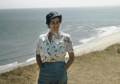 Edith,beach,'54.jpg