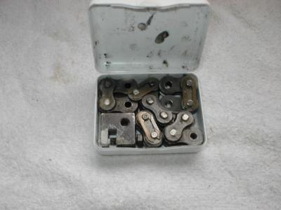 Chain repair kit Chain breaker. 3 master links, pieces of chain