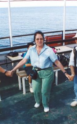 יומולדת  70 לאלי - רותי דיכס בריקוד על הספינה בעכו - נוב' 2000
