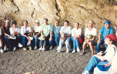 החותרים במערת הגמל - נחל המערות - 98