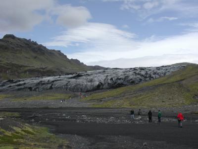 Glacier with volcano-ash