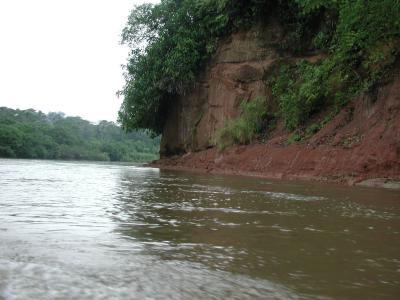 Fahrt aus dem Dschungel, auf dem Fluss