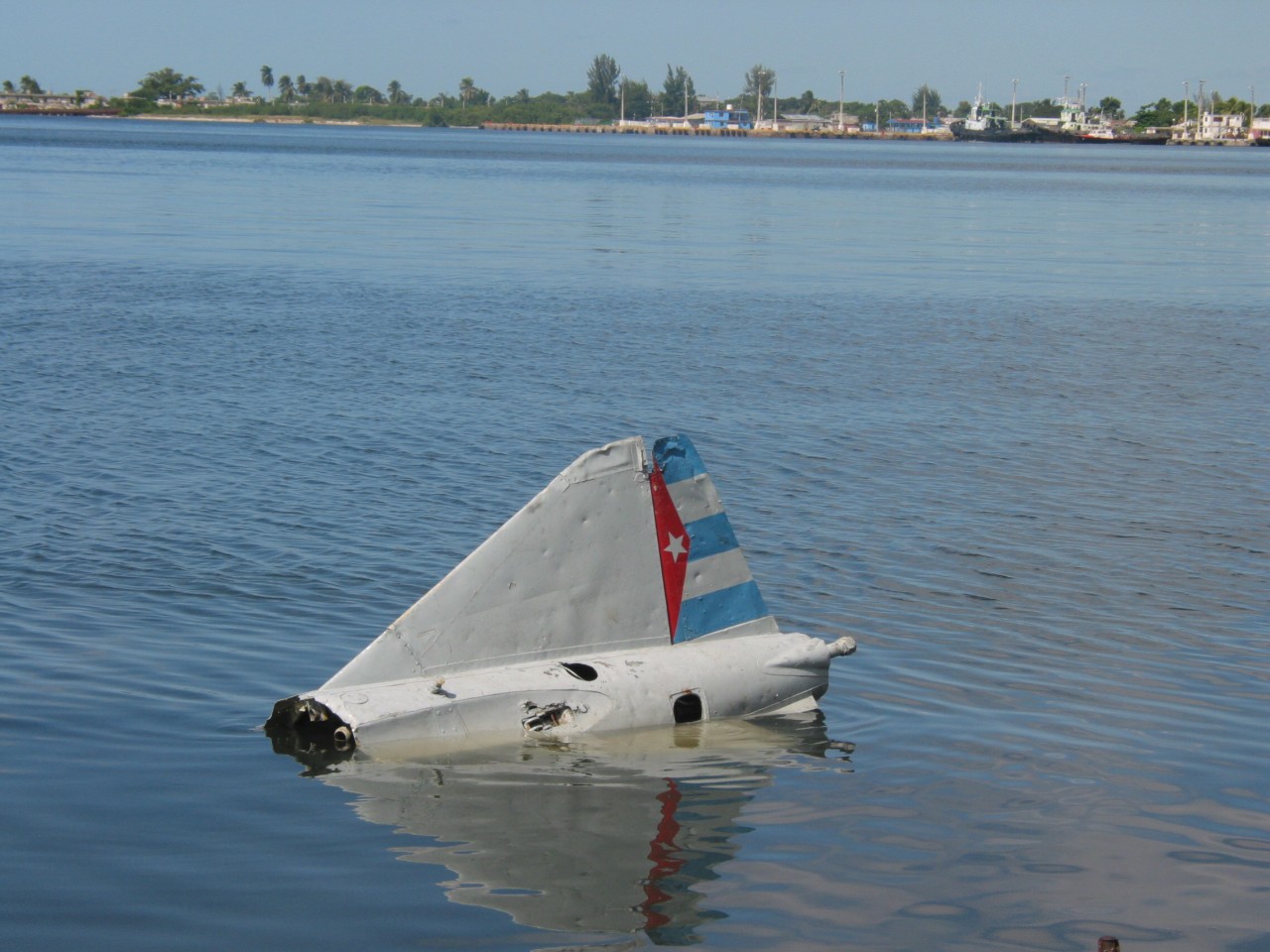 airplaintail.jpg