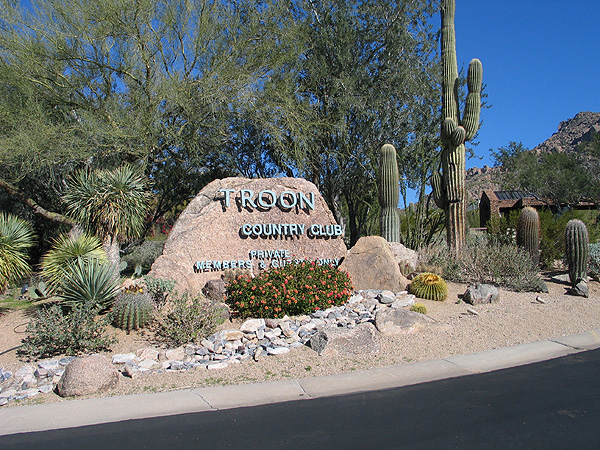 troon_sign.jpg
