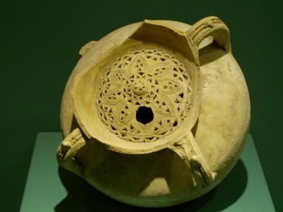 ancient tea-pot, Castel del Monte