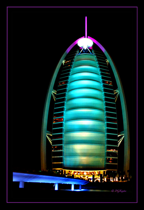 Dubai-Burj-Al-Arab-At-Night.jpg