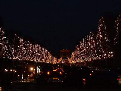 Night picture down the Champ-Elysees