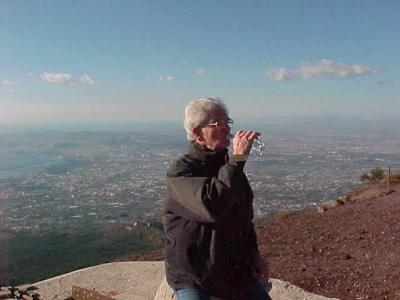 u22/seanflannery/medium/12688747.DrinkatVesuvio.jpg