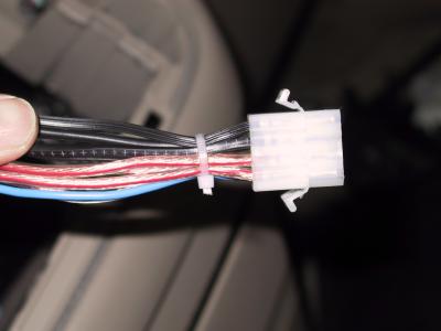 8 speaker leads and remote turn on through molex