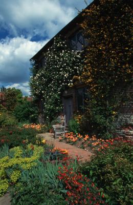 Sissinghurst hot garden and cottage