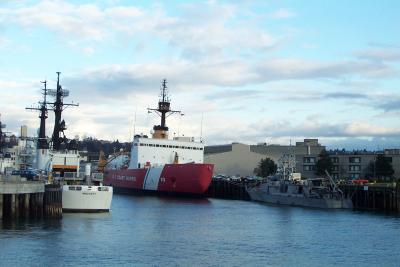 Seattle_1505 US Coast Guard & Navy Seal Trainer.JPG