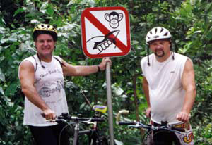 00 Singapore - Marty Ryan and Bob before bike ride