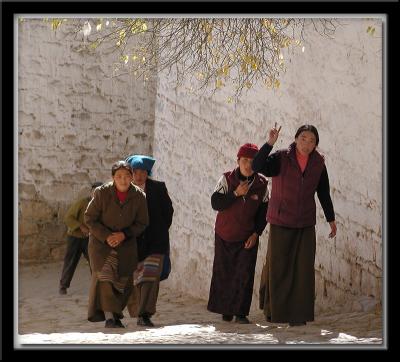 Visitors to Sera Monastery