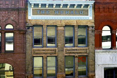 u22/westwind3/medium/13454414.heraldbldg.jpg