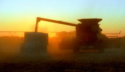 Combining in late fall -- a dirty job in SD