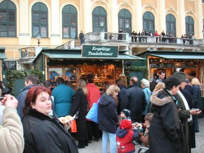 SchonbrunnChristmasMarket2.JPG