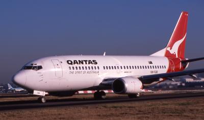 VH-TJD  Qantas  B737.jpg