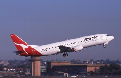 VH-TJZ  Qantas  B737.jpg