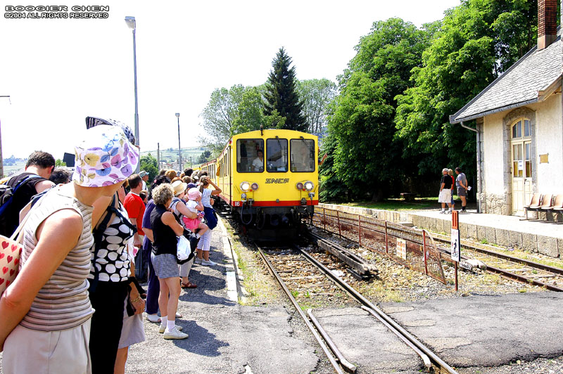 train jaune