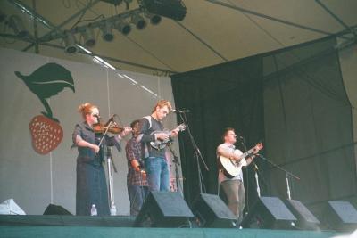 Nickel Creek - Sunday, May 27, 2001 at 7:13PM - Main Stage