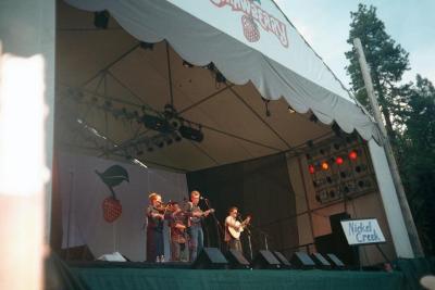 Nickel Creek - Sunday, May 27, 2001 at 7:13PM - Main Stage