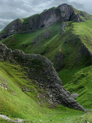 Sun breaks through on Winnats pass tenth