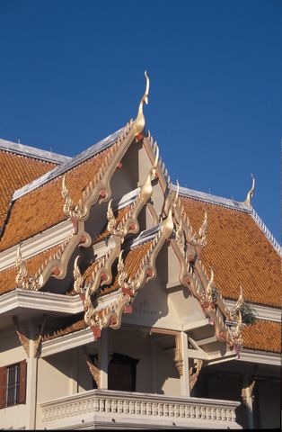 IMG004-wat in chiang mai.jpg