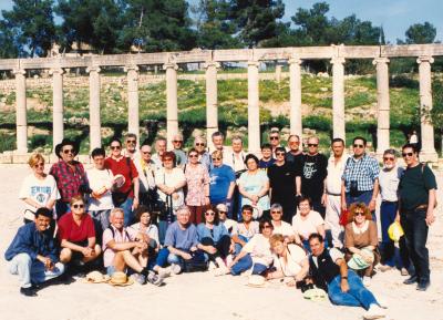 צוות החותרים (ומספר ניספחים), במלוא הדרו בפורום שבג'רש - ירדן
