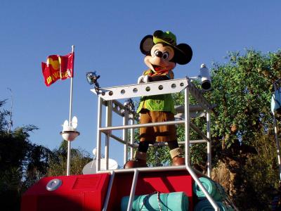 Mickey's Jammin' Jungle Parade Oly C-720 12/22/2002