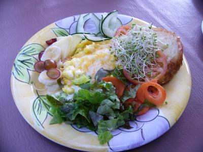 breakfast in Lahaina.jpg