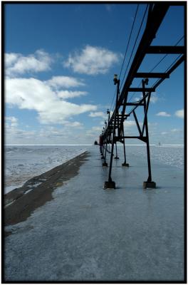 Long spanning catwalkon the Grand Haven Pier