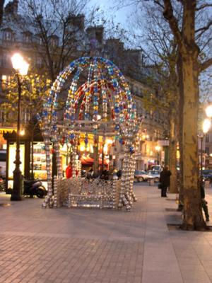 December 2002 - Place Colette 75001