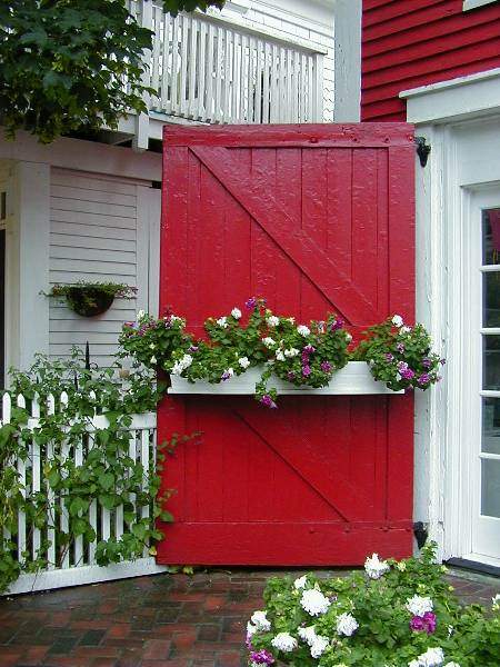 10th place Red door, Provincetown *  by Doris Baillet