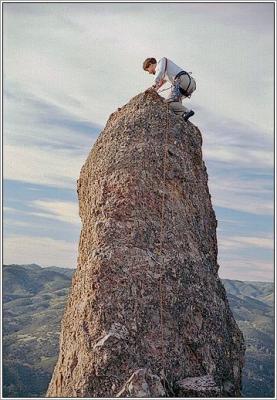 u23/zhenyach/medium/22085164.Jan02_Pinnacles_29_dima_on_top_lj.jpg