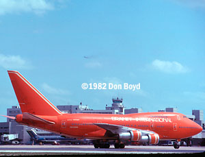 1982 - Braniff B747SP-27 N606BN aviation stock photo #US8202