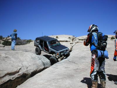 Jeep crossing crack