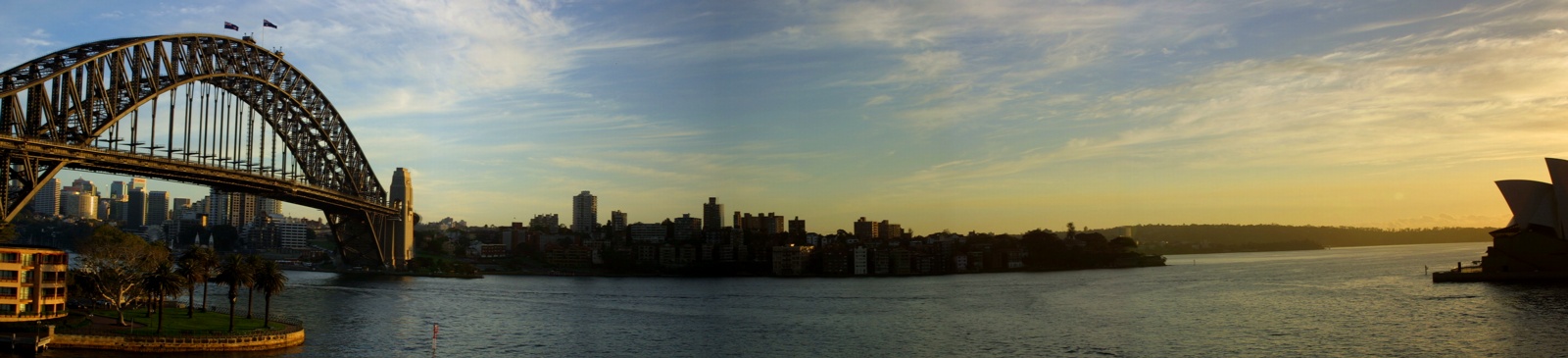 1600_sydney_sunrise_pano2.jpg