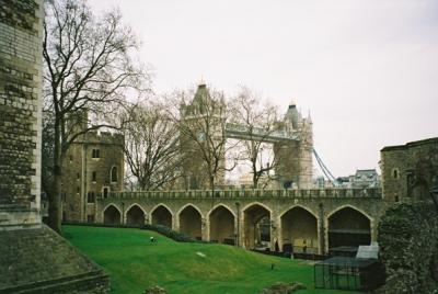 Inside the grounds with the Tower Bridge in the background.  Imagine Perth with Tower Bridge where the Narrows is...