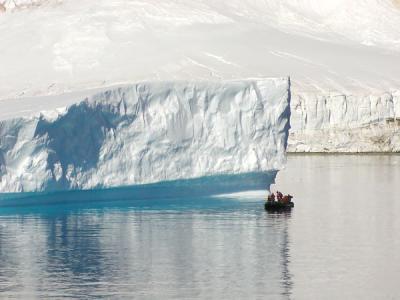Taking a close look by zodiac at a tabular iceberg
