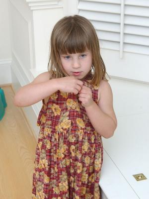 Tali buttoning her dress (V13)