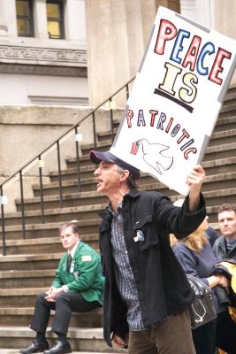 u24/grodgers/medium/14562904.protester.jpg