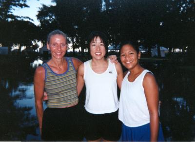 2000 - Janeen, Kari & Kelly in Kapiolani Park