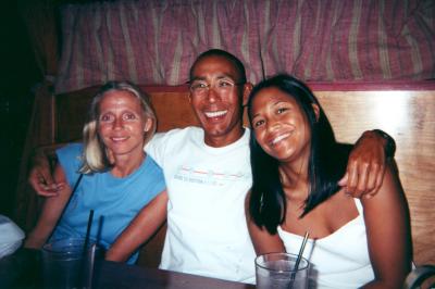 2000 - Janeen, Glenn & Kelly at Auntie Pasto's